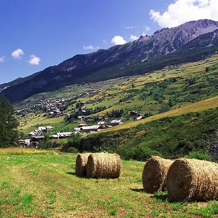 L'ecrin Des Neiges Vars (Hautes-Alpes)